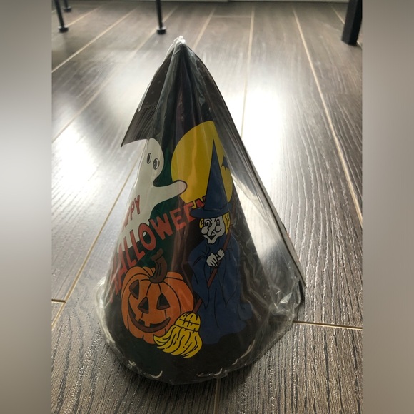 Six Vintage Halloween Party Hats - Picture 2 of 4